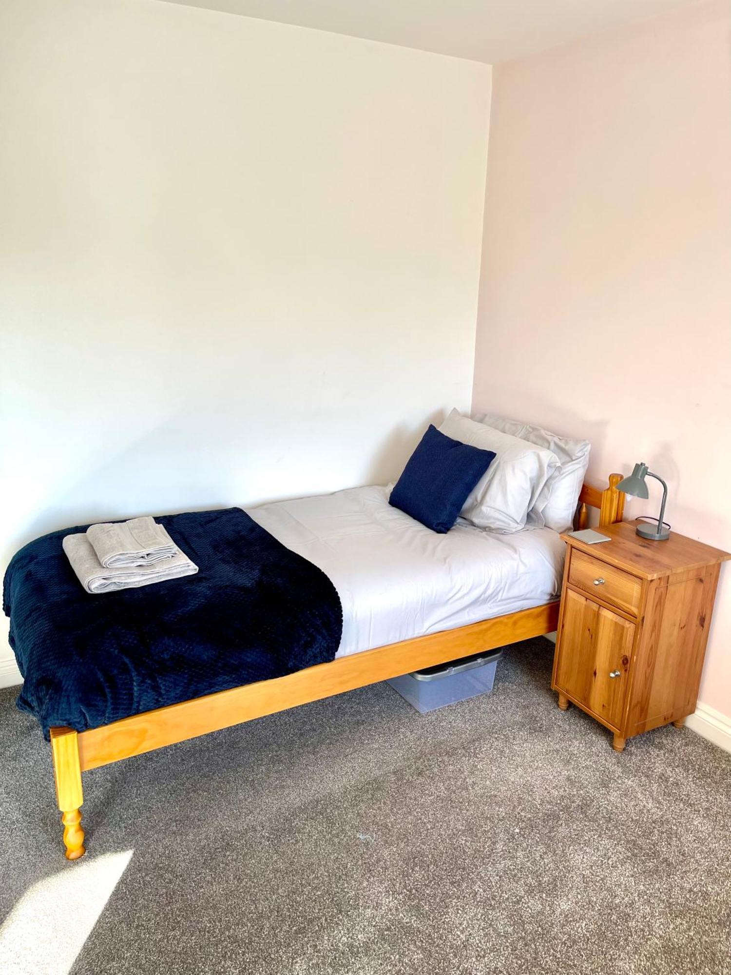 Large 5 Bed Detached House Near Stansted Airport With Parking For 2 Vehicles! Stansted Stays Stansted Mountfitchet Exterior foto